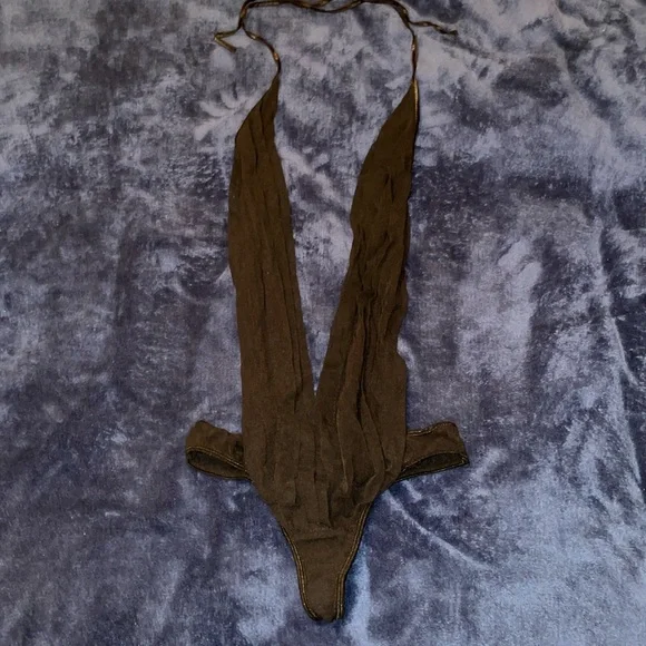 One piece - Picture 1 of 4